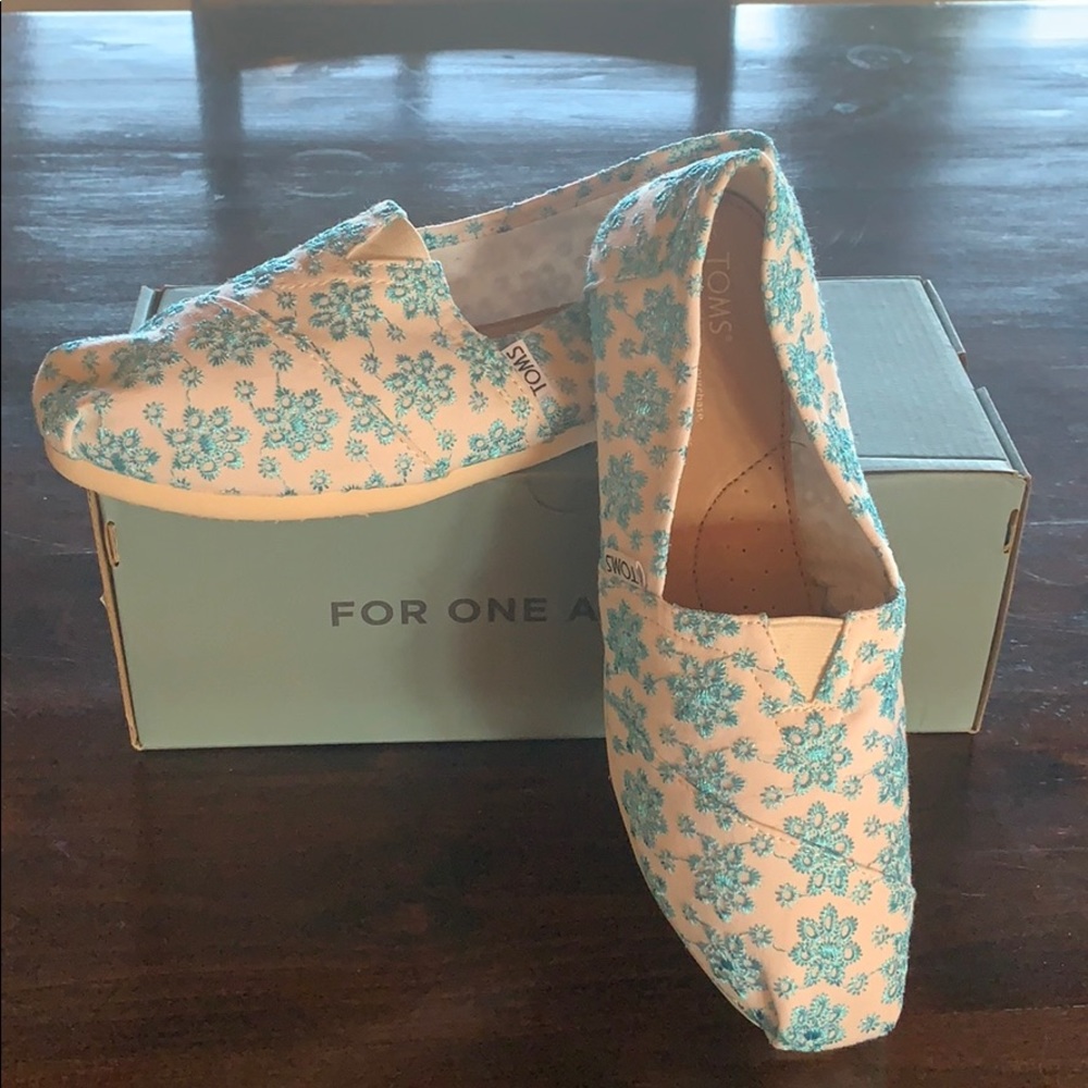 Toms Classic Style Size W9.5